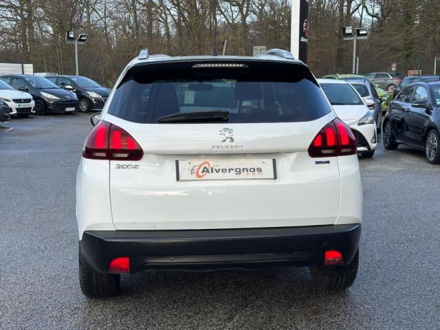 Peugeot 2008 image 3