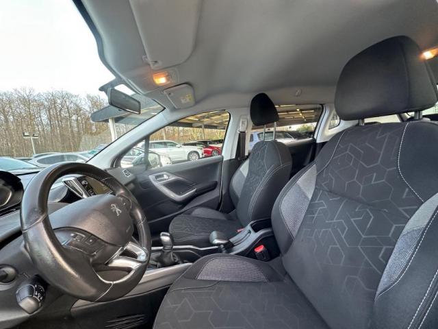 Peugeot 2008 image 8
