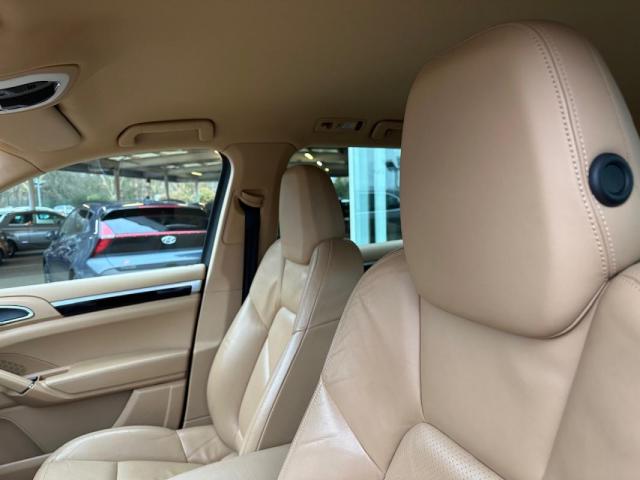 Porsche Cayenne image 8