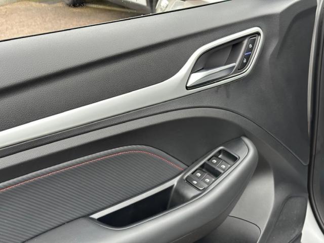 Mg Zs image 6