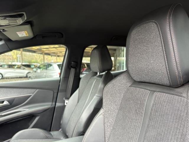 Peugeot 3008 image 2