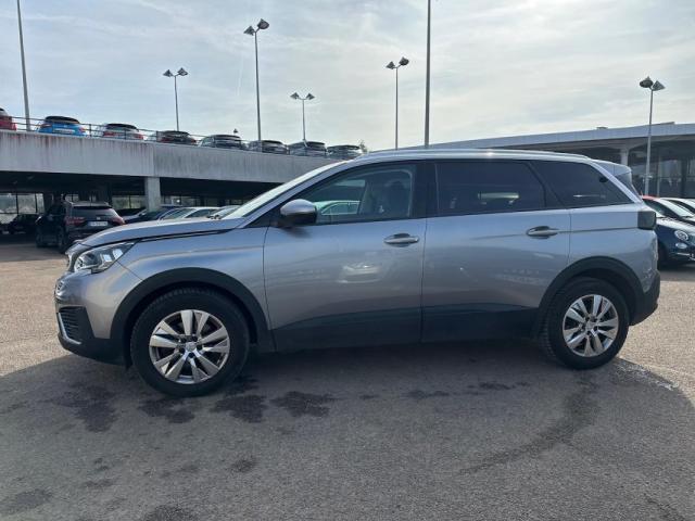 Peugeot 5008 image 2
