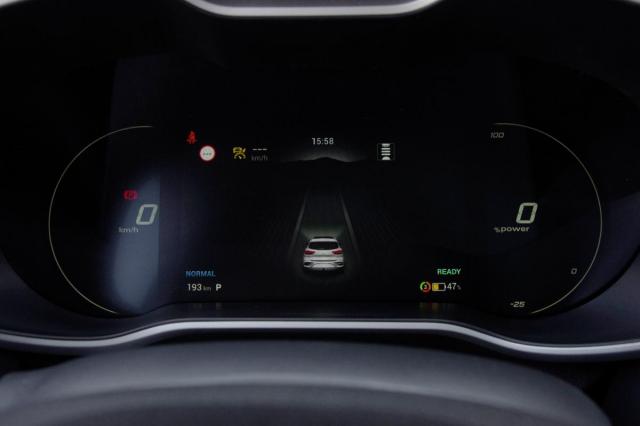 Mg Zs image 5