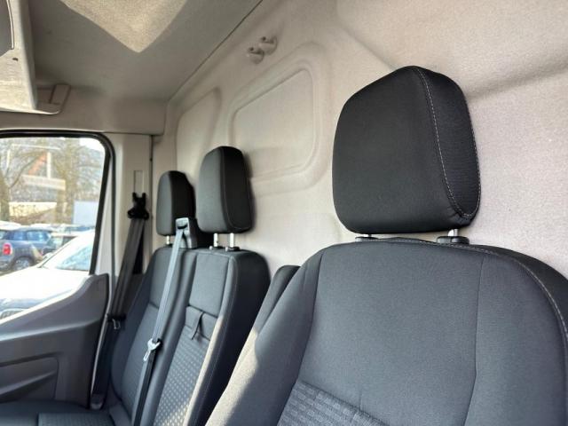 Ford Transit image 7