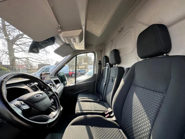Ford Transit image 8
