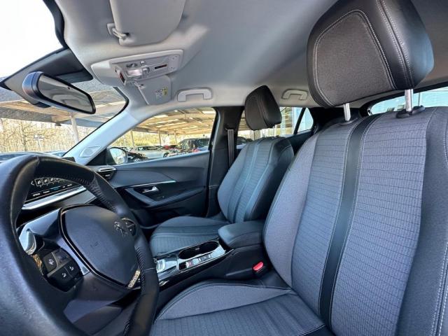 Peugeot 2008 image 2