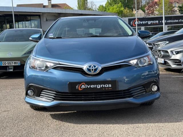 Toyota Auris image 9