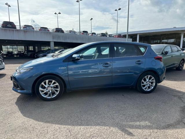 Toyota Auris image 2