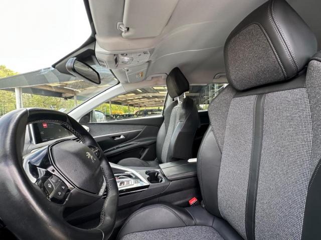 Peugeot 5008 image 1