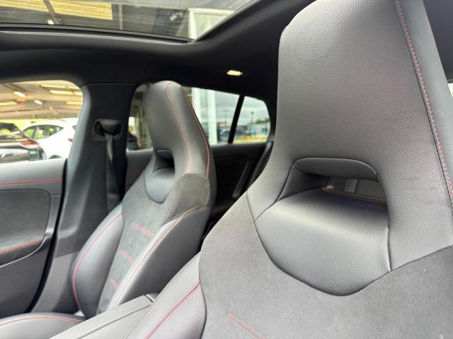 Mercedes Benz Cla image 8