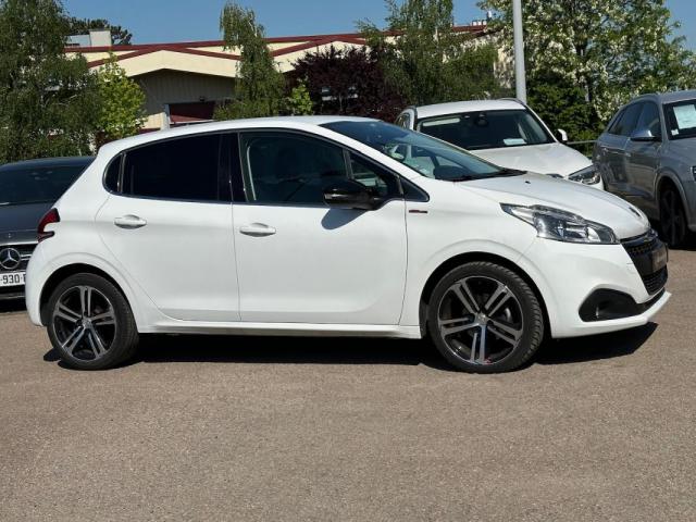 Peugeot 208 image 9