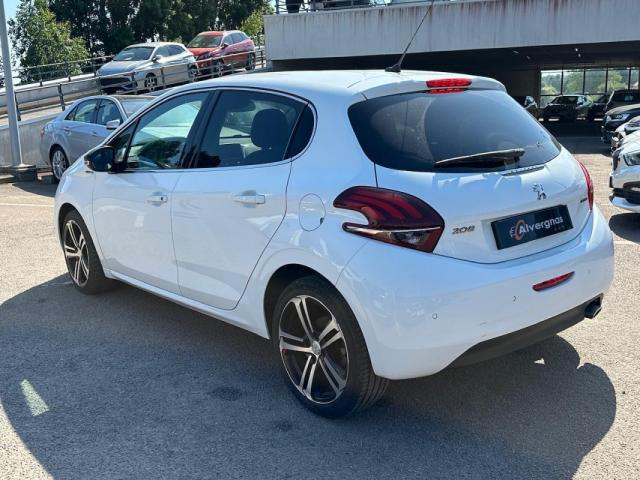 Peugeot 208 image 2