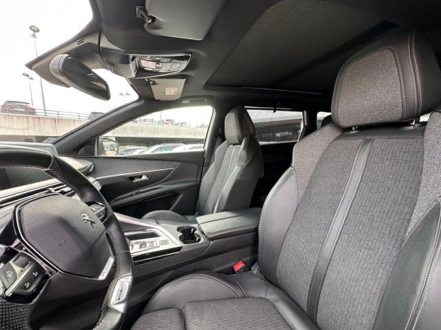 Peugeot 5008 image 1