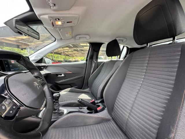 Peugeot 208 image 7