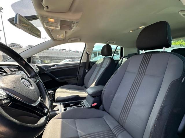 Volkswagen Golf image 6