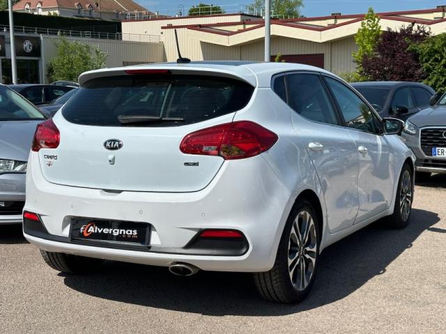 Kia Cee'D image 1