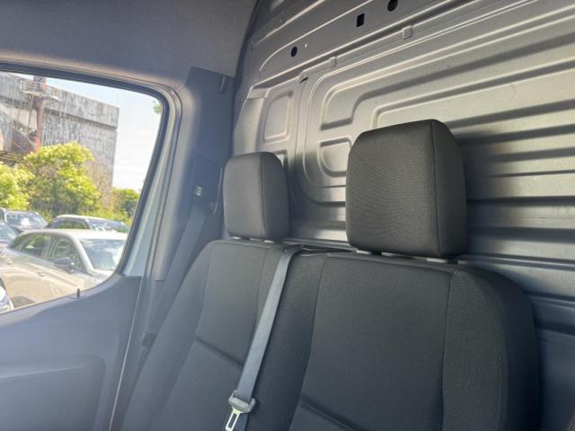 Mercedes Benz Sprinter image 6