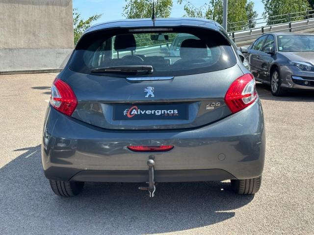 Peugeot 208 image 8