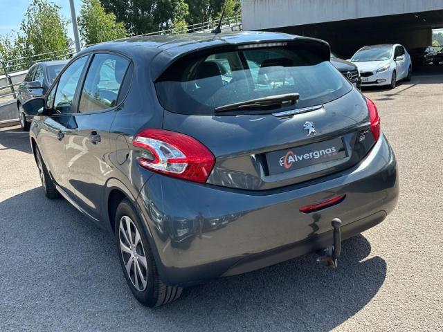 Peugeot 208 image 2