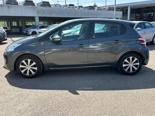 Peugeot 208 image 7