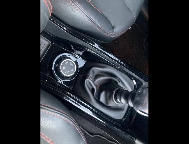 Peugeot 2008 image 9