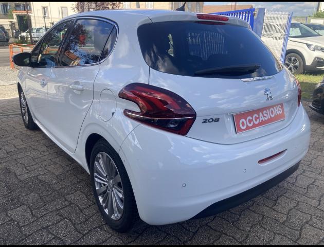 Peugeot 208 image 3