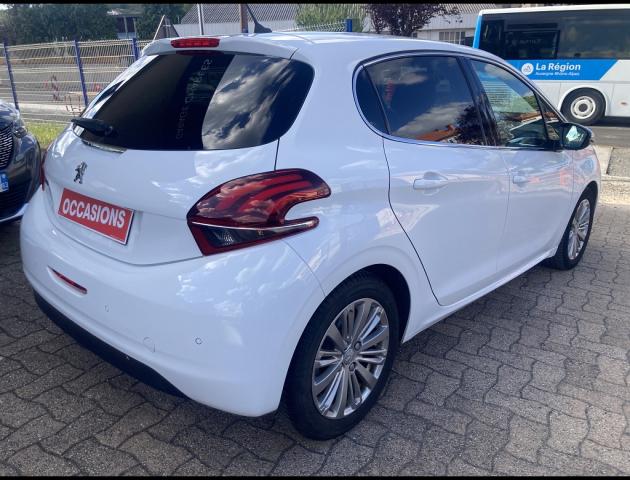 Peugeot 208 image 6