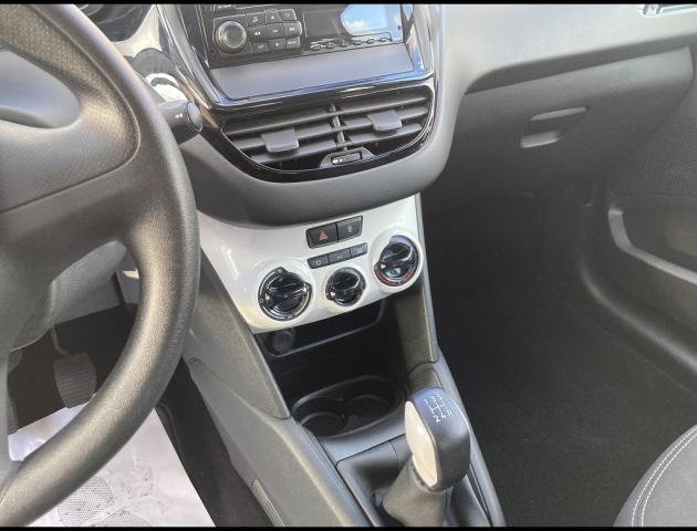 Peugeot 208 image 1