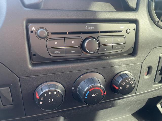 Renault Master image 2