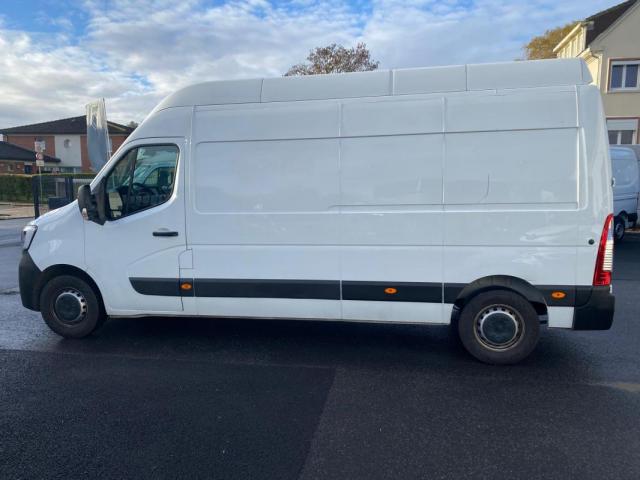 Renault Master image 2