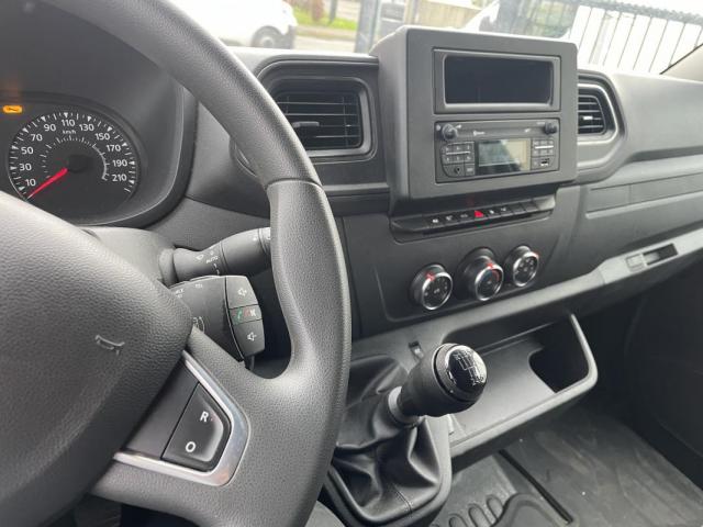 Renault Master image 2
