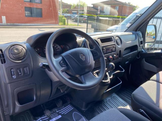 Renault Master image 1