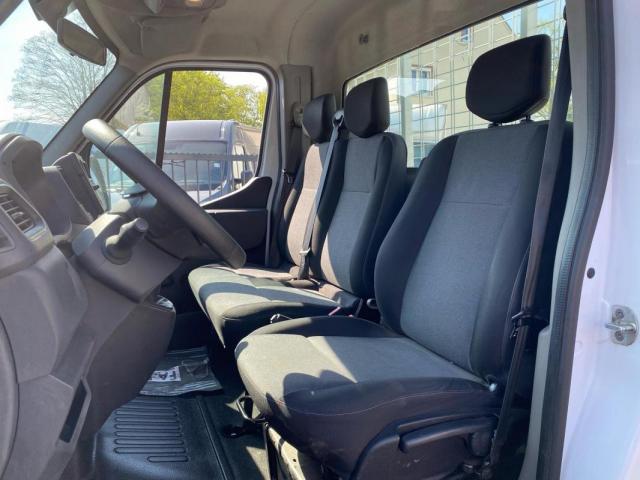 Renault Master image 8