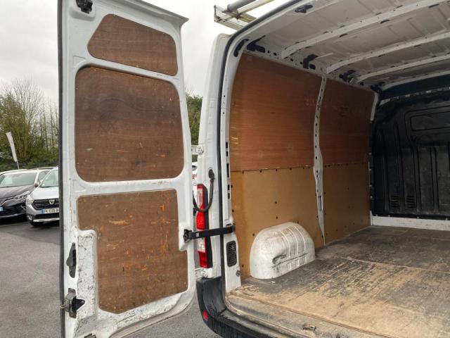 Renault Master image 2