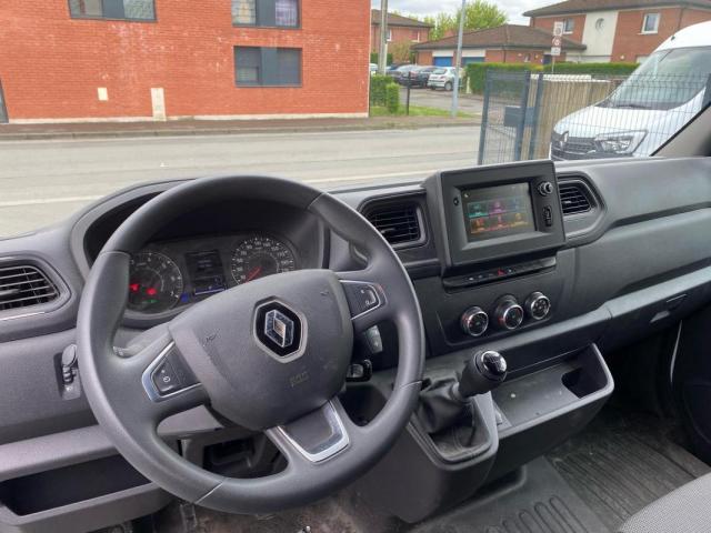 Renault Master image 1