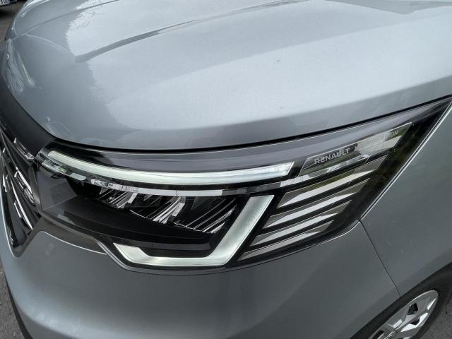 Renault Trafic image 2
