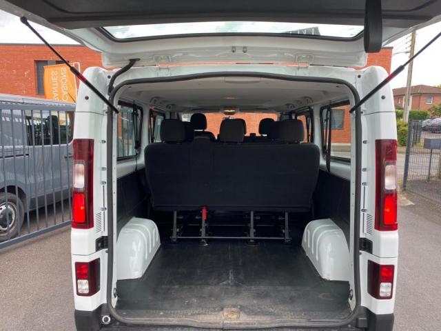 Renault Trafic image 8