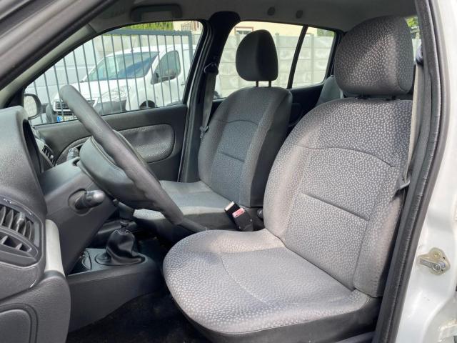 Renault Clio image 8