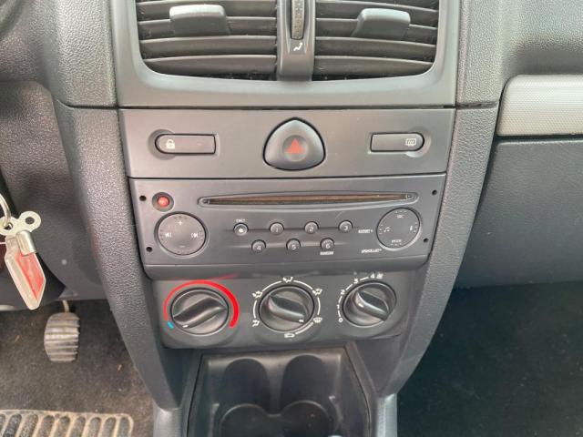 Renault Clio image 9