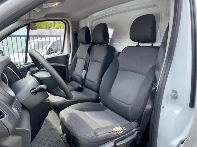Renault Trafic image 1