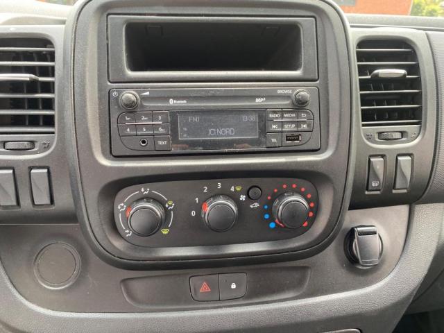 Renault Trafic image 8
