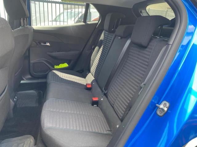 Peugeot 2008 image 8