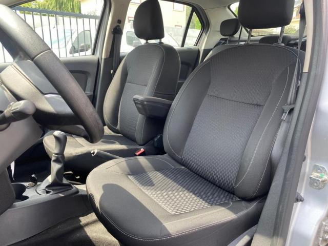 Dacia Logan image 8