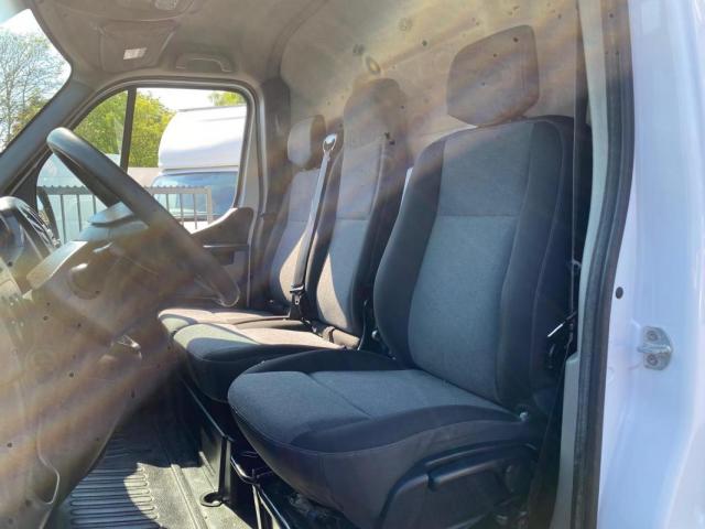 Renault Master image 8