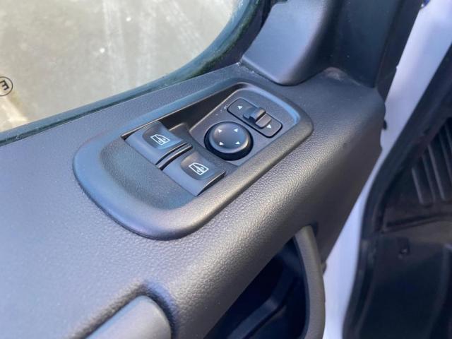 Renault Master image 2