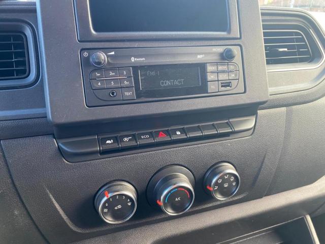 Renault Master image 8
