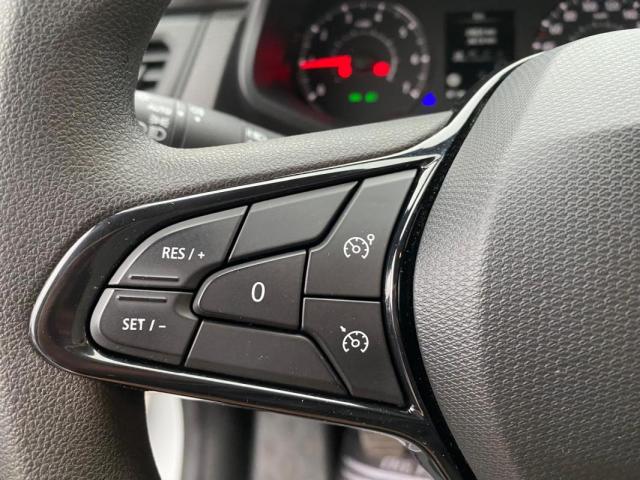Renault Trafic image 2
