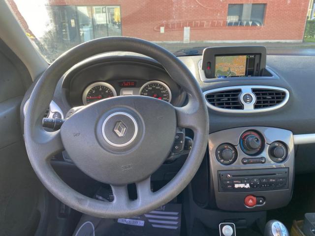Renault Clio Estate image 8
