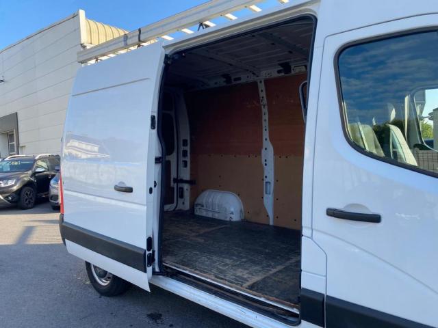 Renault Master image 2