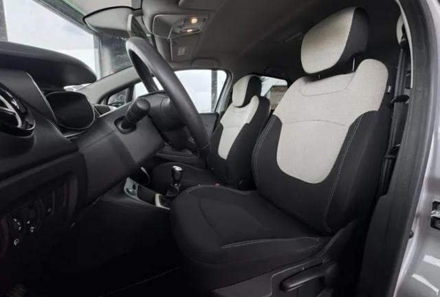 Renault Captur image 2